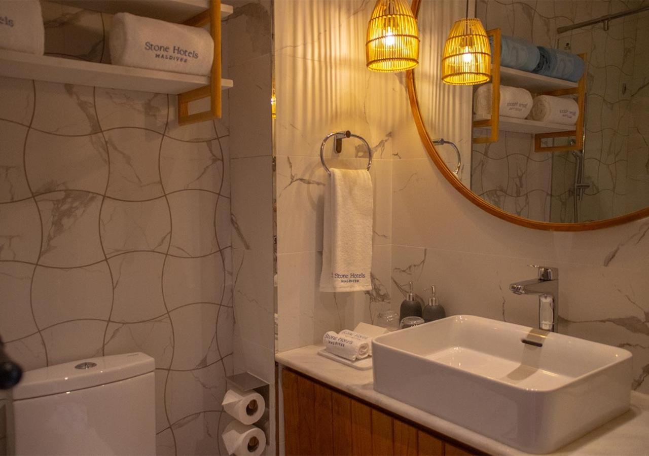 Stone Beach Club Dhiffushi Bagian luar foto