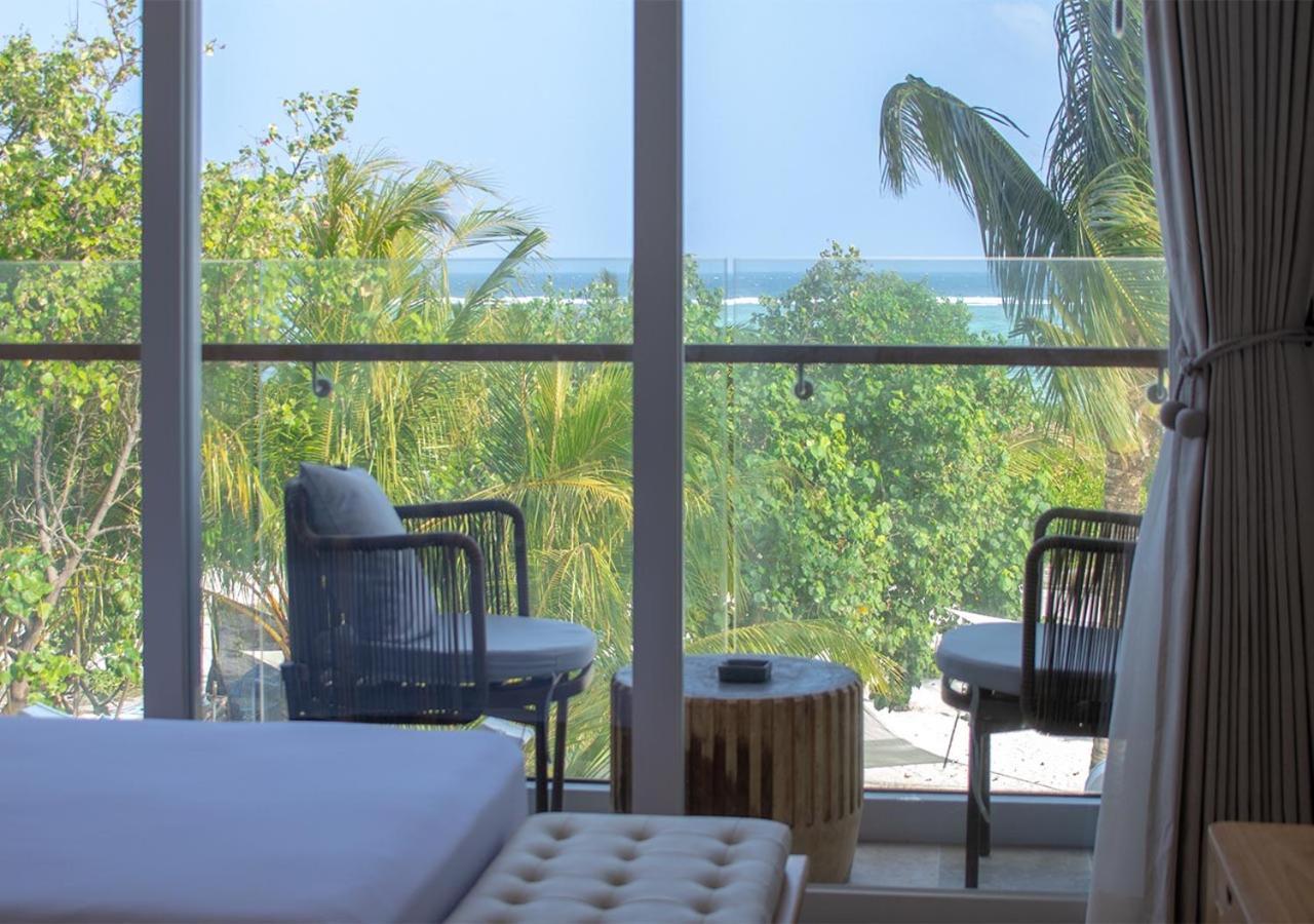 Stone Beach Club Dhiffushi Bagian luar foto