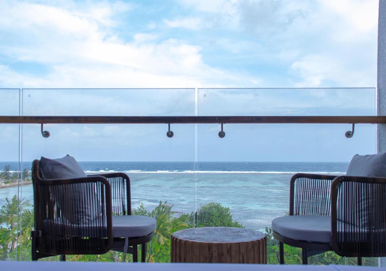 Stone Beach Club Dhiffushi Bagian luar foto